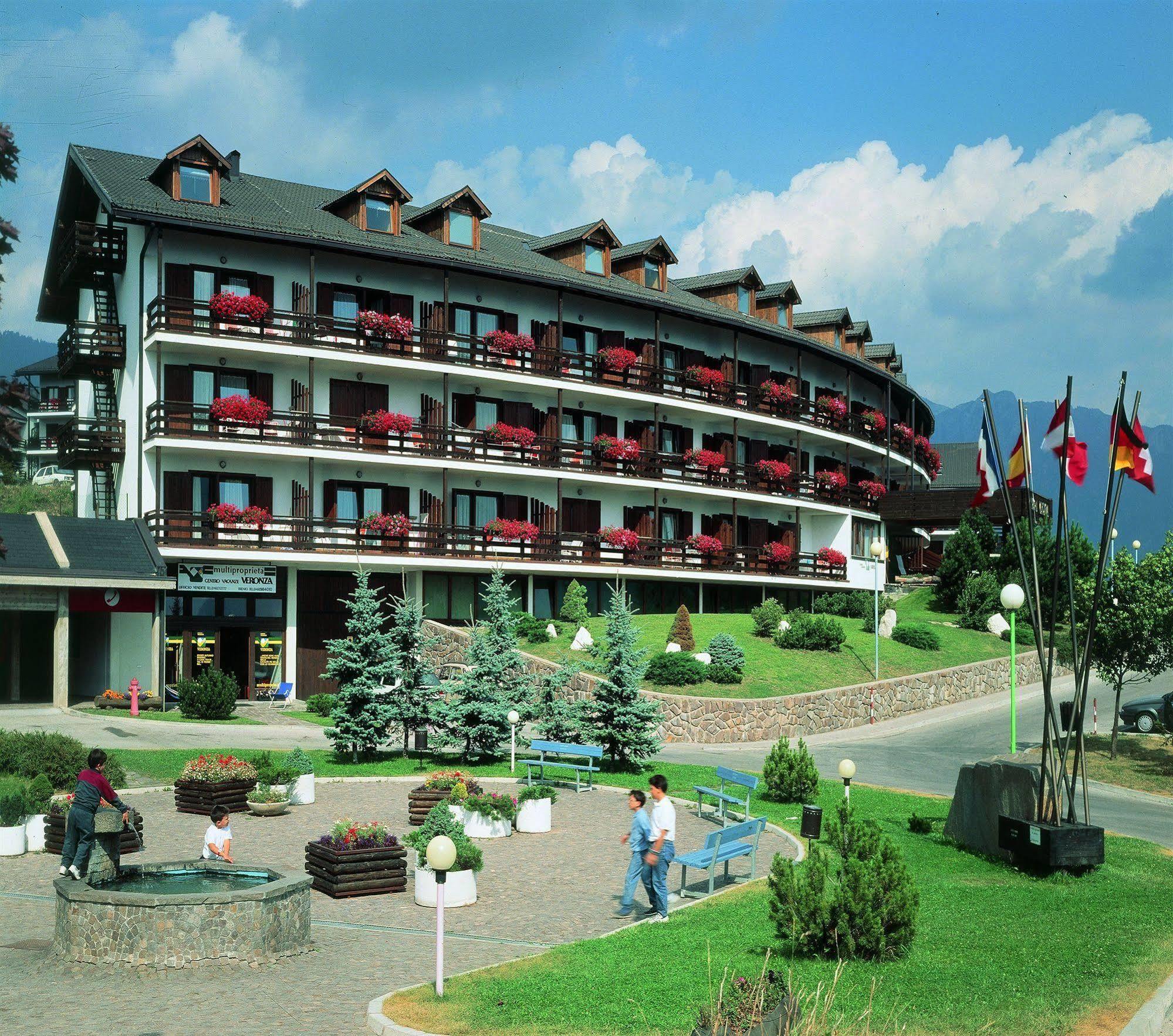 Hotel Resort Veronza Cavalese Luaran gambar